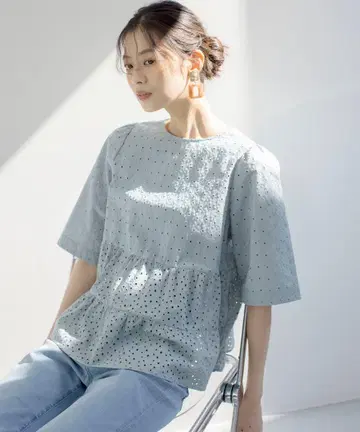쿠미쿄쿠 [신색상 추가] 자수 레이스 프릴 블라우스