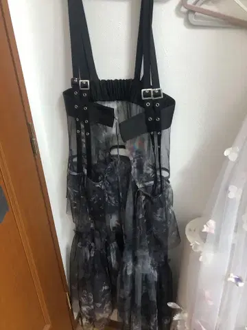 HARE 멜빵 튤 벨트 스커트 그레이 11