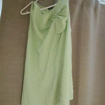 LAURA ASHLEY 도트 무늬 슬리브리스