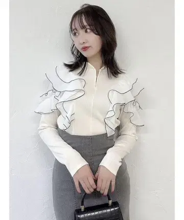 dazzlin 프론트 후크 긴팔 프릴 상의