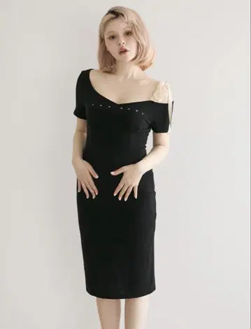 정품 andmary Mary logo ribbon 미디엄 dress
