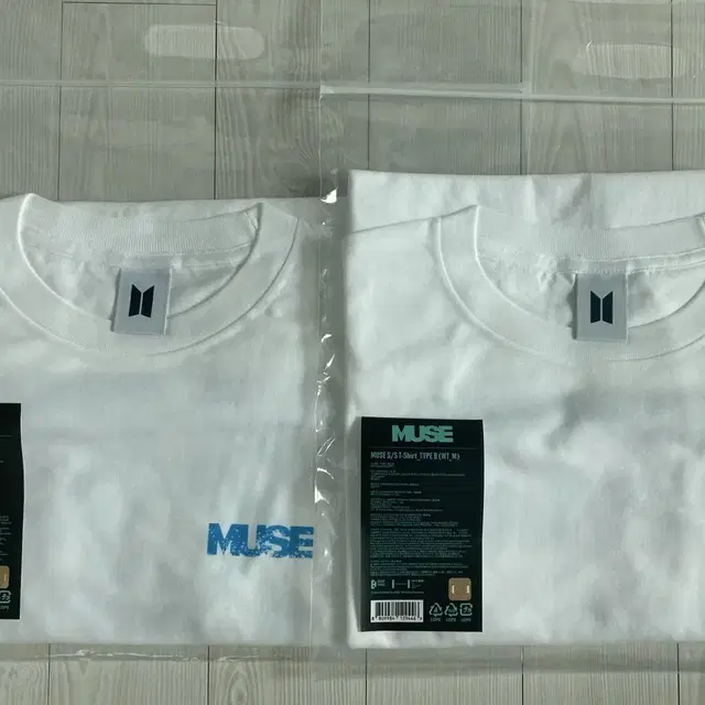 미개봉 원가 양도) 방탄 지민 전시 MUSE 티셔츠