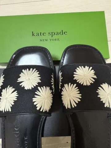 kate spade 꽃무늬 슬라이드 샌들 블랙