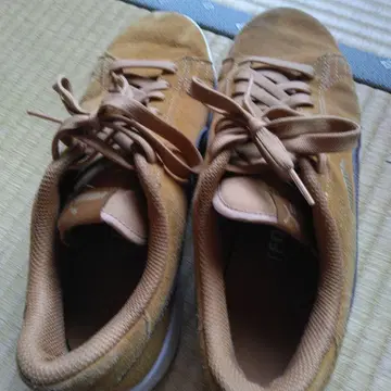 푸마 오렌지 스니커즈