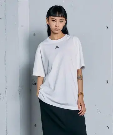 원네스 로고 티셔츠