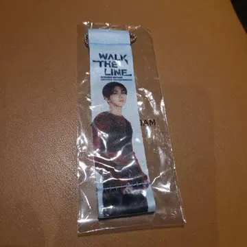 WALK THE LINE 키링