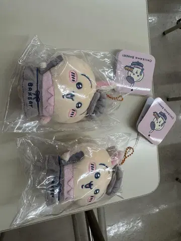 치이카와 베이커리 스태프 마스코트 토끼 2점