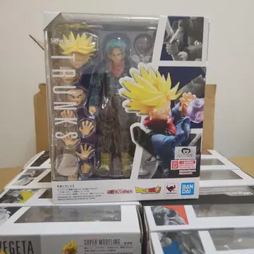 드래곤볼 S.H.Figuarts 미래 트렁크