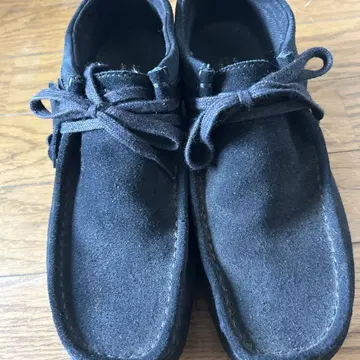 Clarks Wallabee 블랙 스웨이드