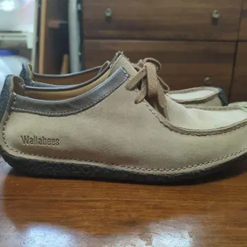 Wallabees 베이지 스웨이드 로퍼