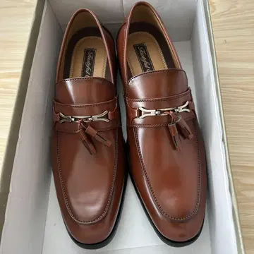 브라운 태슬 로퍼