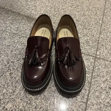 버건디 태슬 로퍼