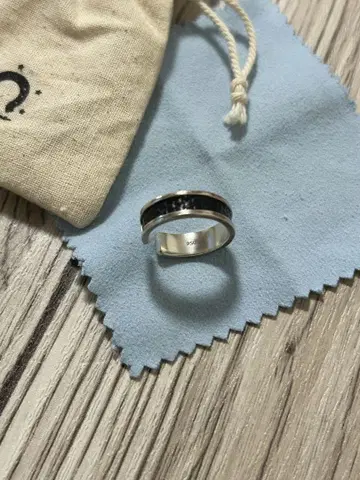 라루체 실버 블랙 반지