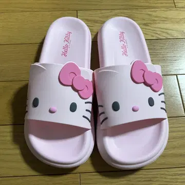 산리오 헬로키티 키티 룸슈즈 샌들