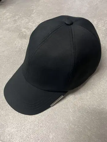 시이짱 차광 캡 블랙 금장 장식 실버