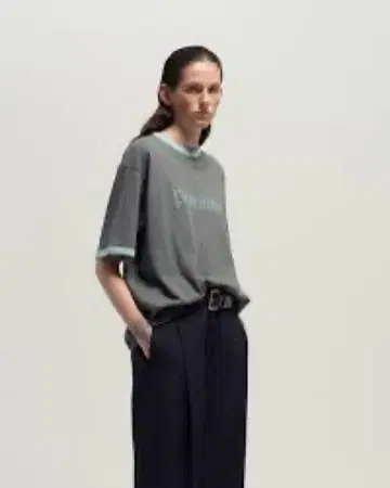 25SS URU 우루 CREW NECK S/S TEE 차콜 2