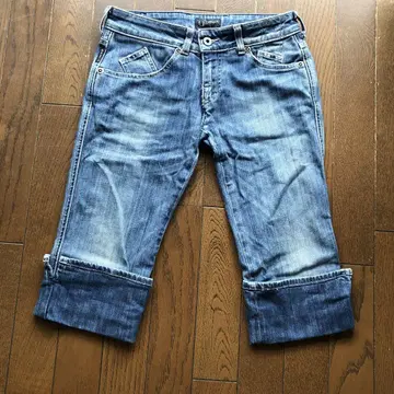 Armani Jeans 라이트 블루 크롭 팬츠