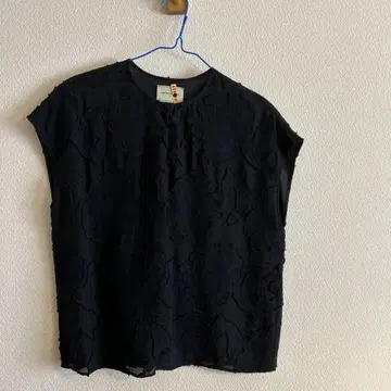 UNITED ARROWS 플라워 자카드 프렌치 슬리브 탑