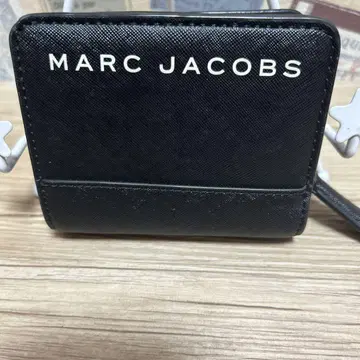 MARC JACOBS 블랙 코인 케이스
