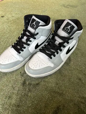 AIR JORDAN1 MID