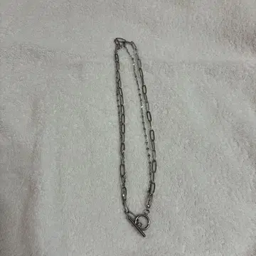 아이리 비치, 목걸이