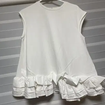 Donoban 도노반 프릴 밑단 탱크탑 프렌치 슬리브 화이트
