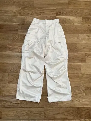 MYNE 새틴 카고 팬츠