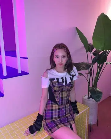 TWICE 나연 의상풍 세트