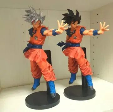 10th ANNIVERSARY SON GOKU 피규어