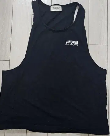 VANQUISH FITNESS 블랙 탱크탑 S