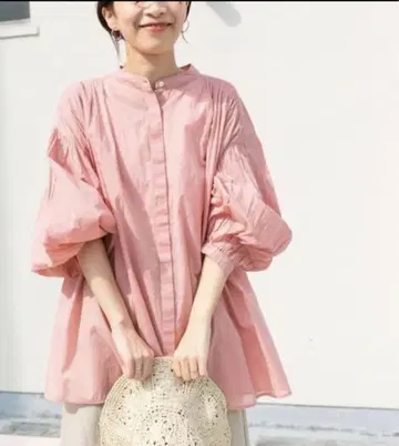 어반 리서치 도어즈 코튼 보일 개더 블라우스 핑크