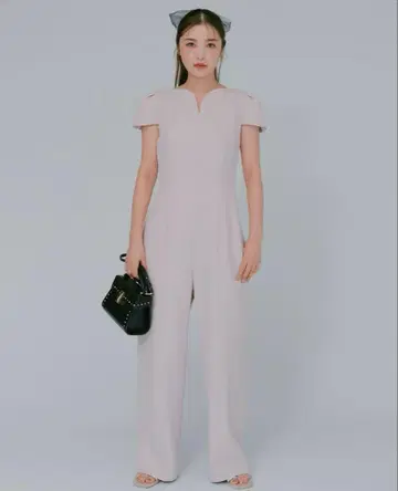 핑크 올인원 2024 여름 컬렉션
