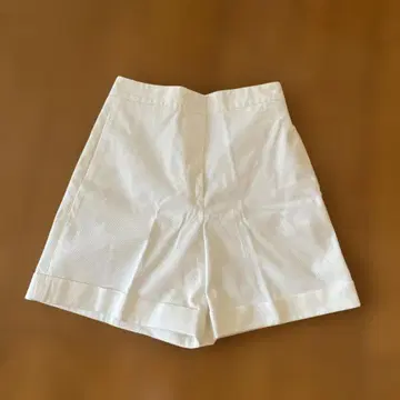 띠어리 화이트 숏 팬츠