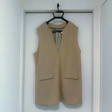 딥 V 넥 셋업 베이지