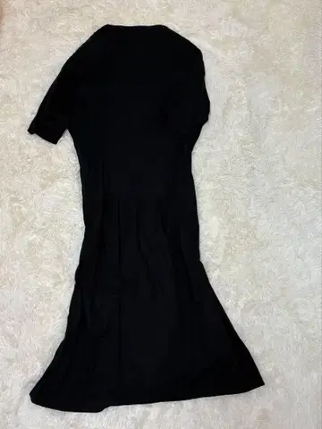 YAOCMARICARD 블랙 원피스 반팔 플리즈 야꼬마리칼도