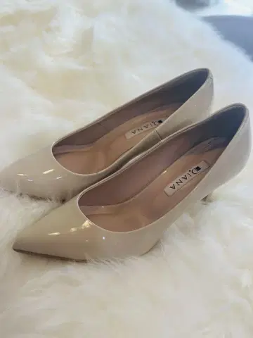 DIANA 베이지 스틸레토 하이힐 23cm