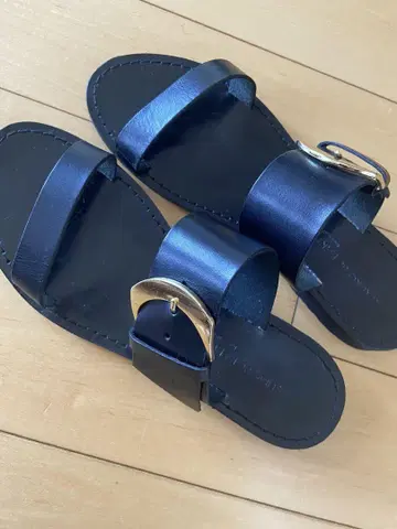마우로디바리 블랙 플랫 샌들