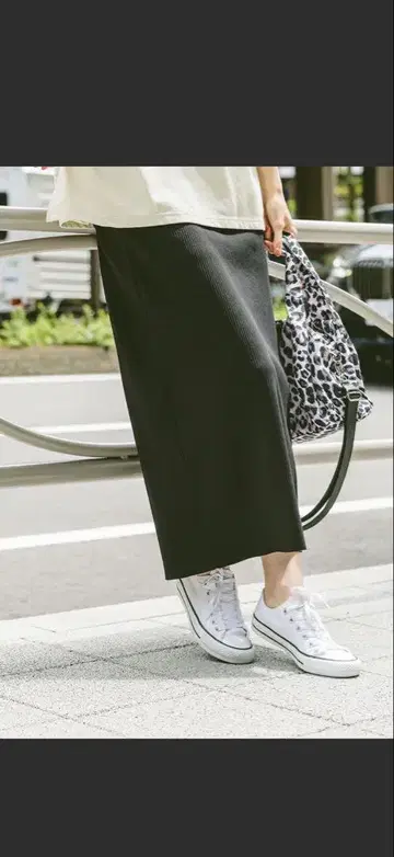 글로벌 워크 셀프 CUT 리브 I라인 스커트