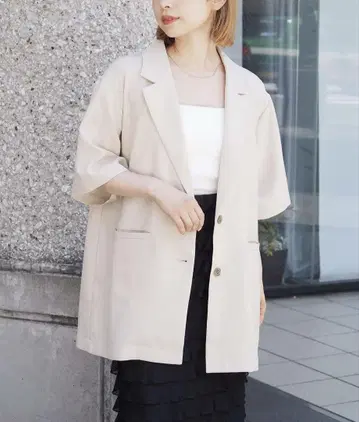 tiptop 린넨 느낌의 반팔 테일러드 자켓