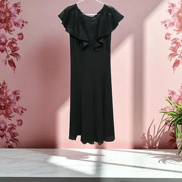 아가씨 스타일의 블랙 레이스 프릴 원피스 새상품급