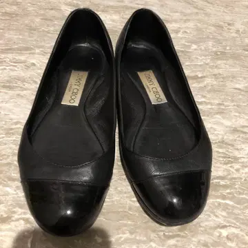 JIMMY CHOO 블랙 플랫 슈즈