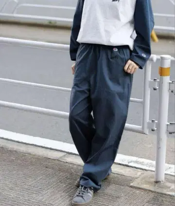 CHAMPION JOURNAL STANDARD HOLIDAY 팬츠