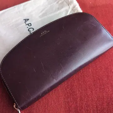 A.P.C. 버건디 가죽 장지갑