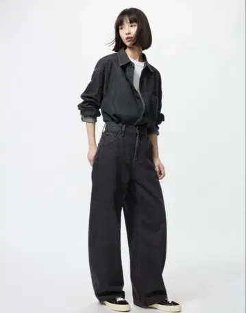 UNIQLO 배기 커브 청바지 보통 기장 다크 그레이 21