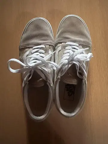 Vans 베이지 로우 컷 스니커즈