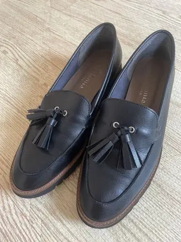 블랙 가죽 태슬 로퍼
