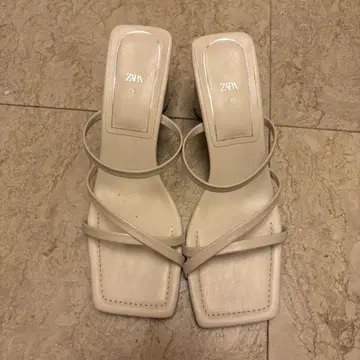 자라 샌들