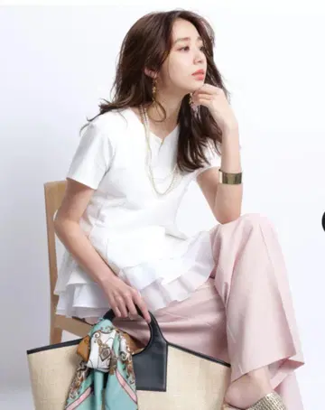 JUSGLITTY 프릴이 달린 화이트 튜닉 반팔