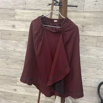 axes femme 버건디 플레어 스커트