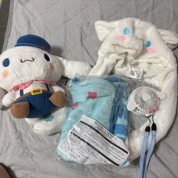 산리오 봉제 인형과 팬 담요 세트